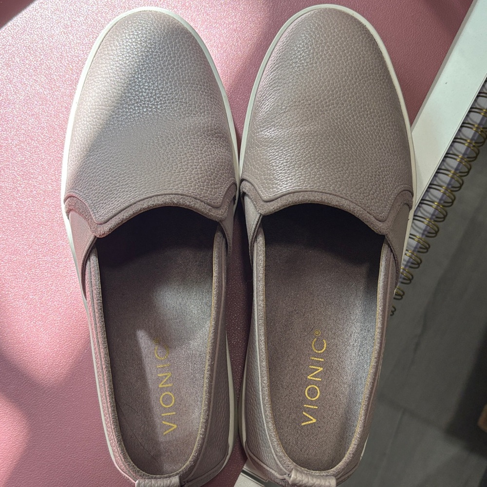 Vionic Women's Cambria mauve slip one